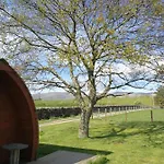 Sunny Mount Glamping Pod *
