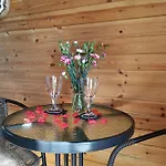 Sunny Mount Glamping Pod Parque de Campismo *